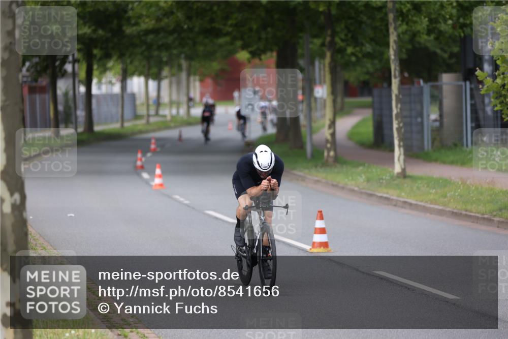 10.08.2025 - GEWOBA Citytriathlon Bremen Yannick Fuchs http://msf.ph/oto/8541656 10.08.2025 12:46:07 Radfahren 674, 685, 697, 929, 948, 1011 meine-sportfotos.de