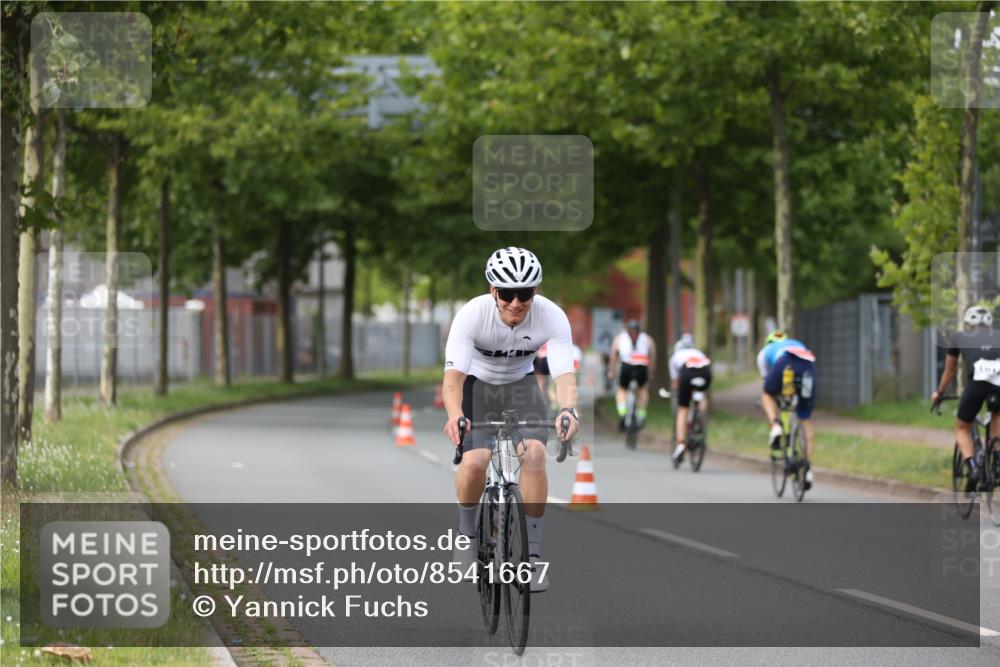 10.08.2025 - GEWOBA Citytriathlon Bremen Yannick Fuchs http://msf.ph/oto/8541667 10.08.2025 12:46:22 Radfahren 625, 948, 1011 meine-sportfotos.de