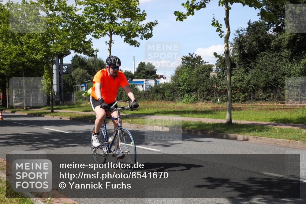 10.08.2025 - GEWOBA Citytriathlon Bremen Yannick Fuchs http://msf.ph/oto/8541670 10.08.2025 14:29:56 Radfahren 42, 95, 112, 183, 226, 275, 315, 327, 337, 454, 468 meine-sportfotos.de