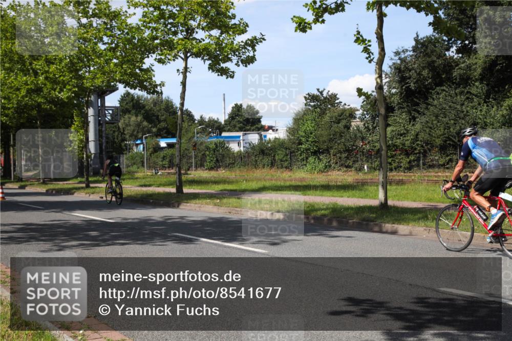 10.08.2025 - GEWOBA Citytriathlon Bremen Yannick Fuchs http://msf.ph/oto/8541677 10.08.2025 14:29:58 Radfahren 42, 95, 112, 183, 275, 315, 327, 337, 454, 468 meine-sportfotos.de