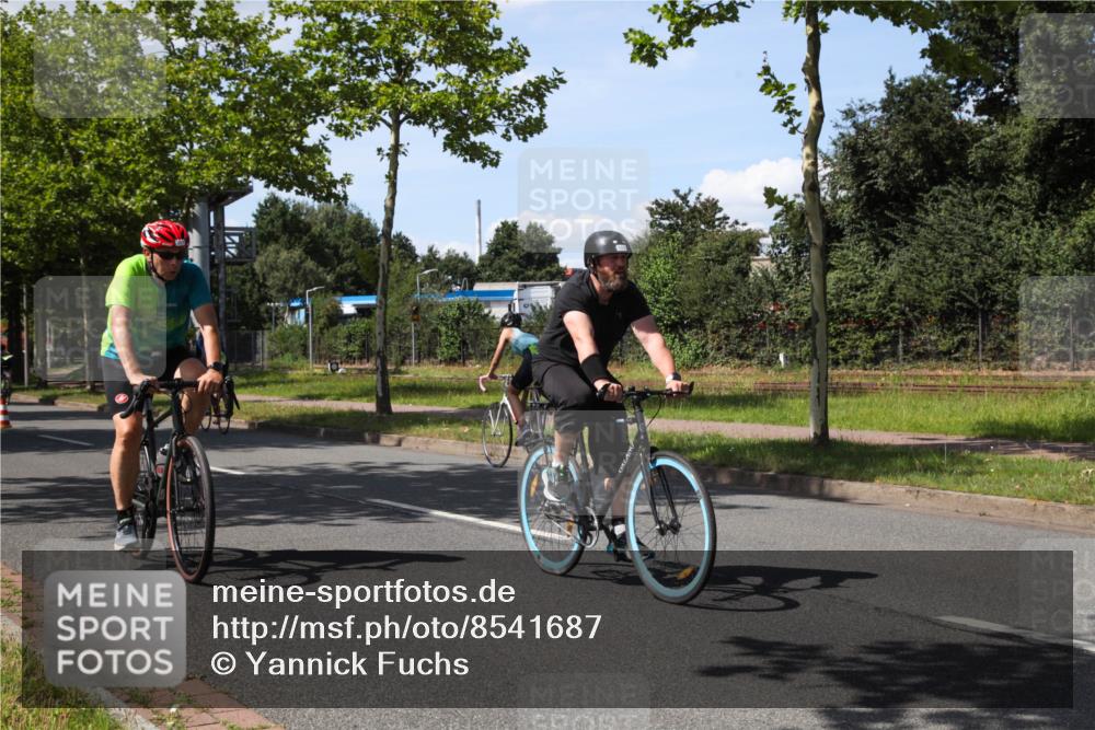 10.08.2025 - GEWOBA Citytriathlon Bremen Yannick Fuchs http://msf.ph/oto/8541687 10.08.2025 14:30:01 Radfahren 42, 95, 112, 183, 275, 315, 327, 337, 429, 454, 468 meine-sportfotos.de