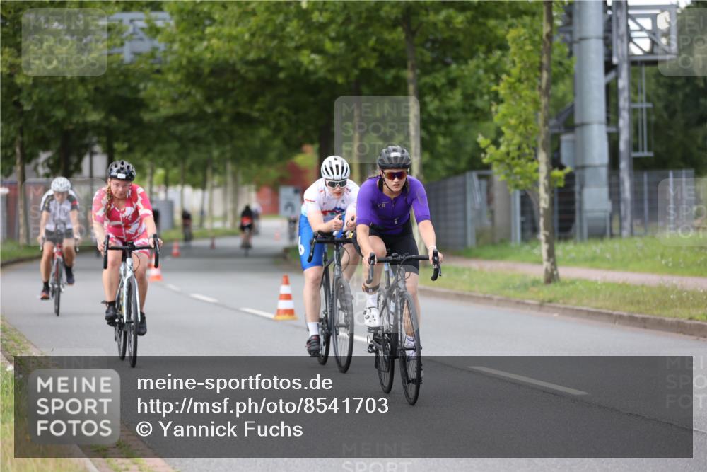 10.08.2025 - GEWOBA Citytriathlon Bremen Yannick Fuchs http://msf.ph/oto/8541703 10.08.2025 12:46:38 Radfahren 576, 605, 799, 823, 903, 918, 962, 1007, 1020 meine-sportfotos.de