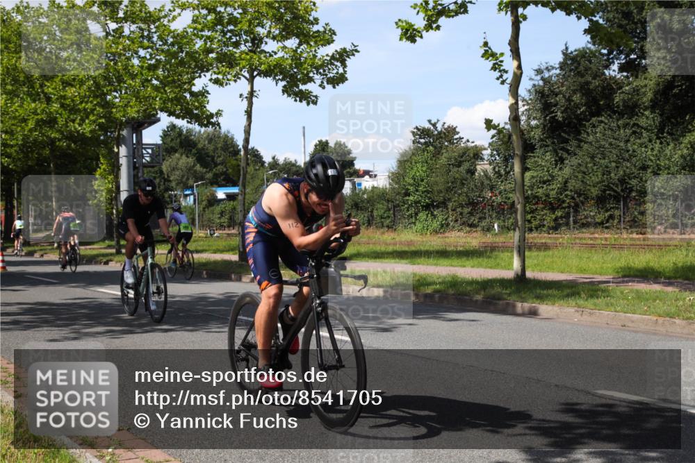 10.08.2025 - GEWOBA Citytriathlon Bremen Yannick Fuchs http://msf.ph/oto/8541705 10.08.2025 14:30:05 Radfahren 42, 95, 112, 149, 183, 315, 327, 337, 400, 402, 429, 454 meine-sportfotos.de