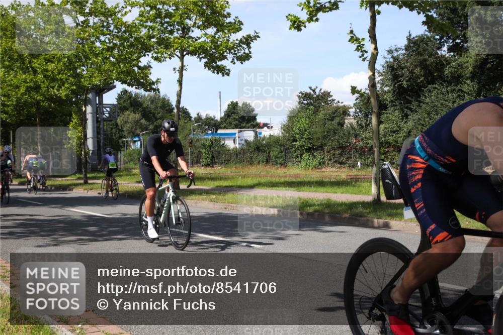 10.08.2025 - GEWOBA Citytriathlon Bremen Yannick Fuchs http://msf.ph/oto/8541706 10.08.2025 14:30:05 Radfahren 42, 95, 112, 149, 183, 315, 327, 337, 400, 402, 429, 454 meine-sportfotos.de