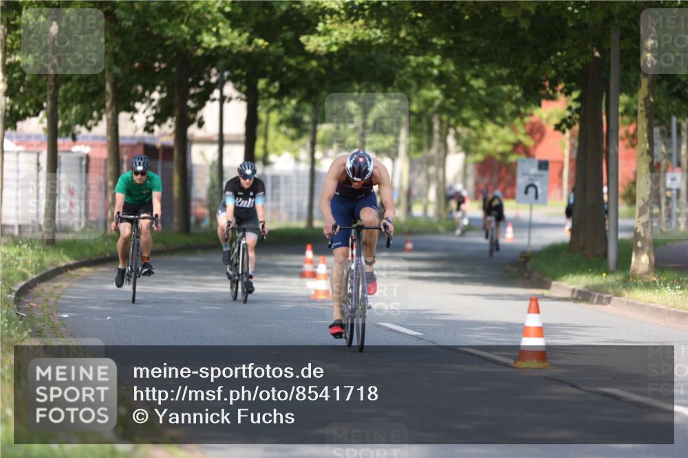10.08.2025 - GEWOBA Citytriathlon Bremen Yannick Fuchs http://msf.ph/oto/8541718 10.08.2025 10:38:20 Radfahren 5, 19, 93, 101, 207, 211, 247, 391, 463, 475, 482 meine-sportfotos.de