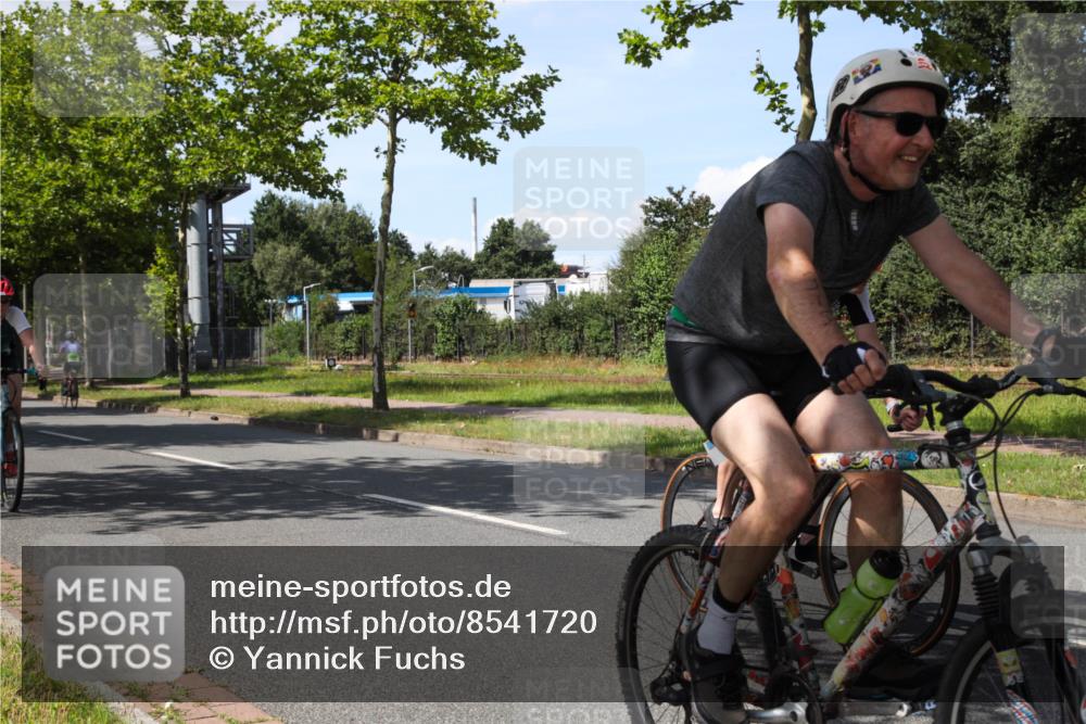 10.08.2025 - GEWOBA Citytriathlon Bremen Yannick Fuchs http://msf.ph/oto/8541720 10.08.2025 14:30:06 Radfahren 42, 95, 112, 149, 183, 315, 327, 337, 400, 402, 429, 454 meine-sportfotos.de