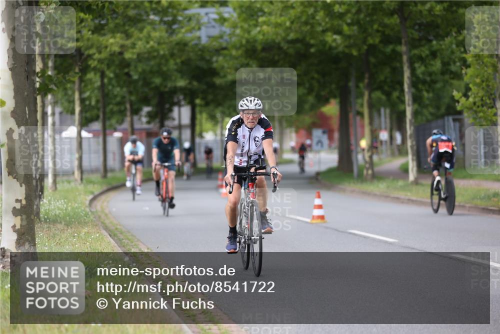 10.08.2025 - GEWOBA Citytriathlon Bremen Yannick Fuchs http://msf.ph/oto/8541722 10.08.2025 12:46:40 Radfahren 576, 605, 799, 823, 903, 918, 962, 1007, 1020 meine-sportfotos.de