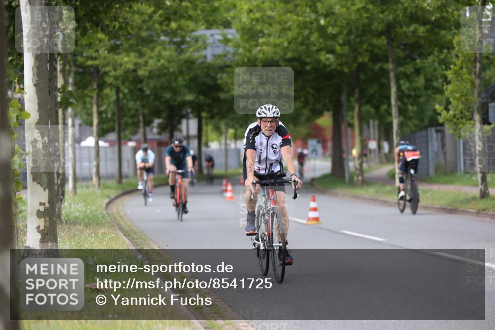 10.08.2025 - GEWOBA Citytriathlon Bremen Yannick Fuchs http://msf.ph/oto/8541725 10.08.2025 12:46:40 Radfahren 576, 605, 799, 823, 903, 918, 962, 1007, 1020 meine-sportfotos.de