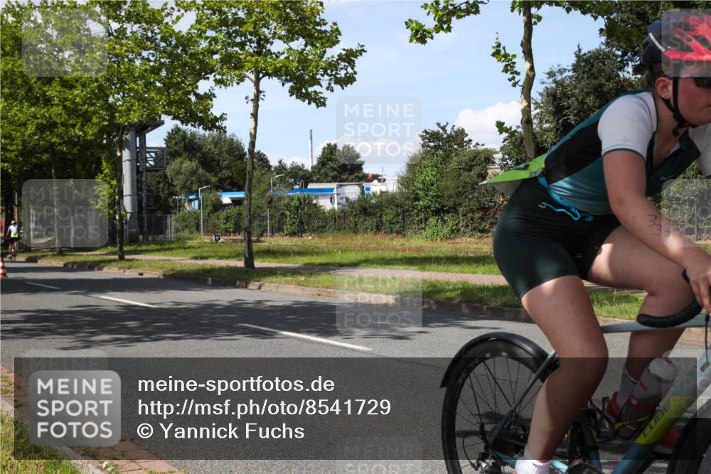 10.08.2025 - GEWOBA Citytriathlon Bremen Yannick Fuchs http://msf.ph/oto/8541729 10.08.2025 14:30:07 Radfahren 42, 66, 95, 112, 148, 149, 183, 315, 327, 337, 400, 402, 429, 454 meine-sportfotos.de