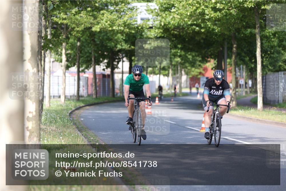 10.08.2025 - GEWOBA Citytriathlon Bremen Yannick Fuchs http://msf.ph/oto/8541738 10.08.2025 10:38:23 Radfahren 5, 19, 93, 101, 207, 211, 247, 391, 463, 475, 482 meine-sportfotos.de