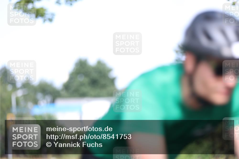 10.08.2025 - GEWOBA Citytriathlon Bremen Yannick Fuchs http://msf.ph/oto/8541753 10.08.2025 10:38:24 Radfahren 5, 19, 93, 101, 207, 211, 247, 391, 463, 475, 482, 513 meine-sportfotos.de