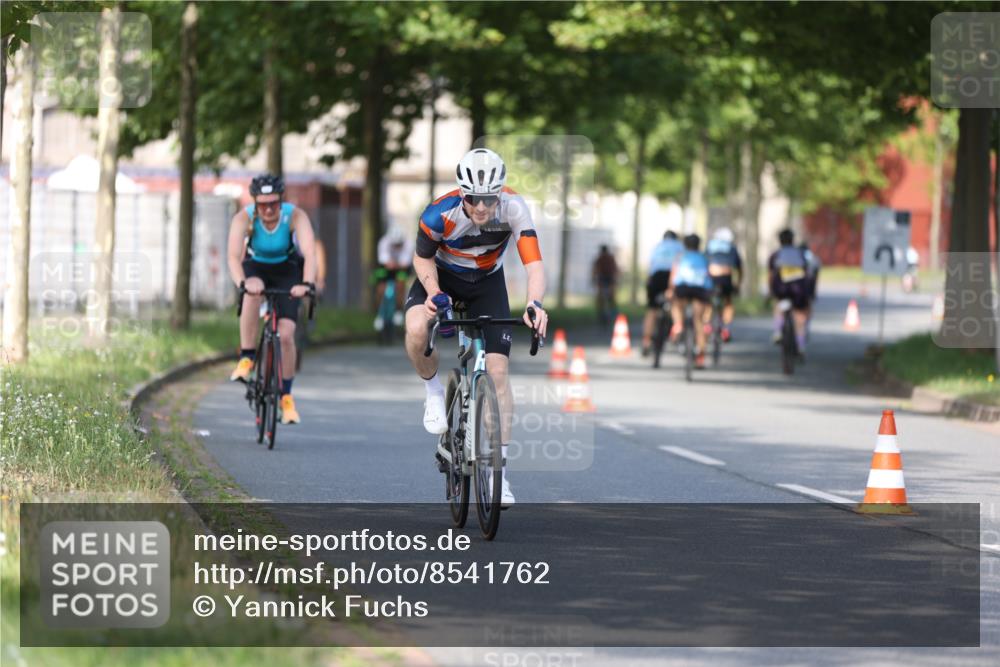 10.08.2025 - GEWOBA Citytriathlon Bremen Yannick Fuchs http://msf.ph/oto/8541762 10.08.2025 10:38:30 Radfahren 5, 19, 93, 101, 163, 207, 211, 247, 391, 463, 475, 513 meine-sportfotos.de