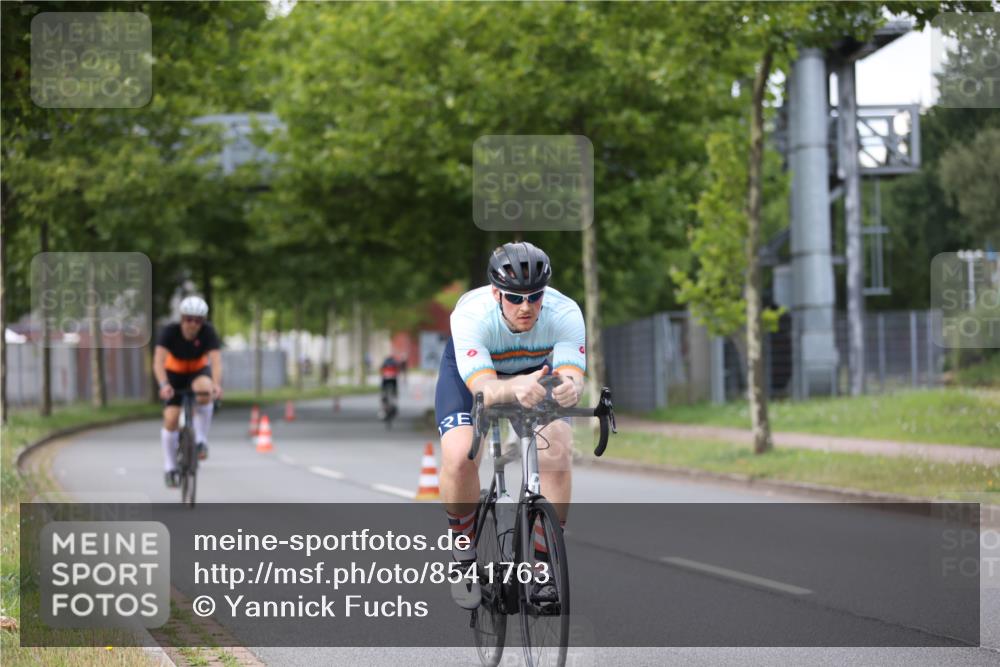 10.08.2025 - GEWOBA Citytriathlon Bremen Yannick Fuchs http://msf.ph/oto/8541763 10.08.2025 12:46:43 Radfahren 576, 605, 799, 823, 903, 918, 962, 1007, 1020 meine-sportfotos.de