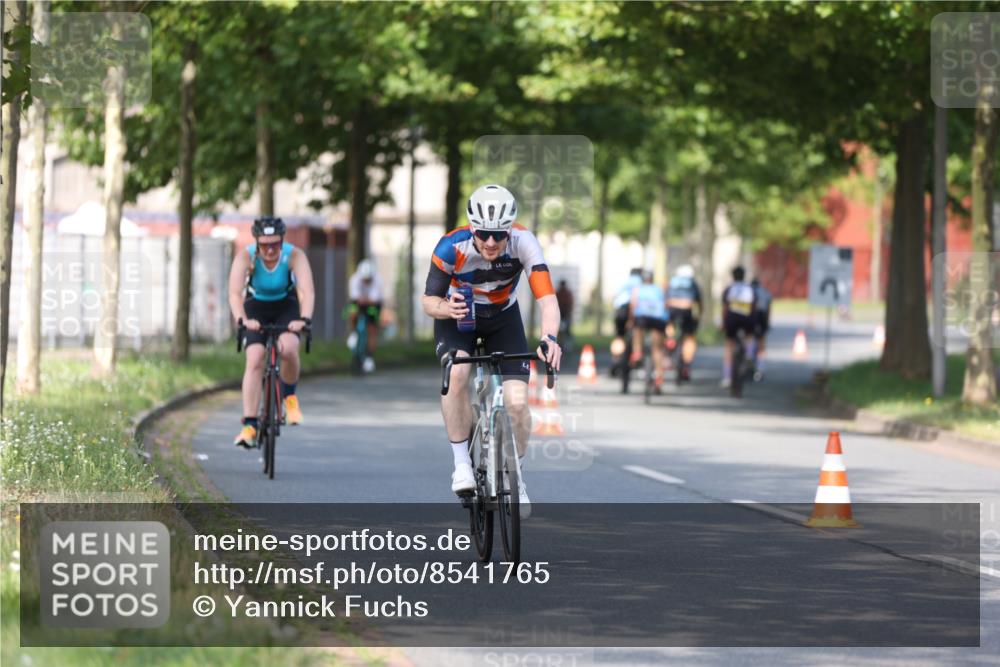10.08.2025 - GEWOBA Citytriathlon Bremen Yannick Fuchs http://msf.ph/oto/8541765 10.08.2025 10:38:30 Radfahren 5, 19, 93, 101, 163, 207, 211, 247, 391, 463, 475, 513 meine-sportfotos.de