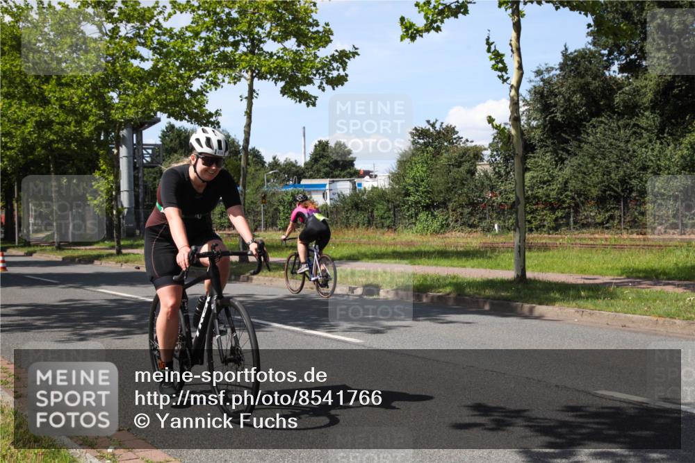 10.08.2025 - GEWOBA Citytriathlon Bremen Yannick Fuchs http://msf.ph/oto/8541766 10.08.2025 14:30:12 Radfahren 42, 66, 95, 112, 148, 149, 315, 337, 361, 374, 400, 402, 410, 429, 454 meine-sportfotos.de