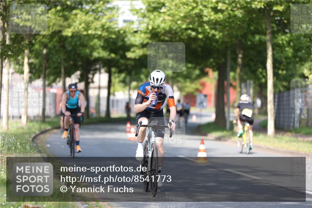 10.08.2025 - GEWOBA Citytriathlon Bremen Yannick Fuchs http://msf.ph/oto/8541773 10.08.2025 10:38:30 Radfahren 5, 19, 93, 101, 163, 207, 211, 247, 391, 463, 475, 513 meine-sportfotos.de