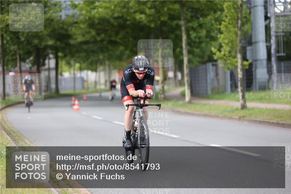 10.08.2025 - GEWOBA Citytriathlon Bremen Yannick Fuchs http://msf.ph/oto/8541793 10.08.2025 12:46:46 Radfahren 576, 605, 799, 823, 903, 918, 962, 968, 1007, 1020 meine-sportfotos.de