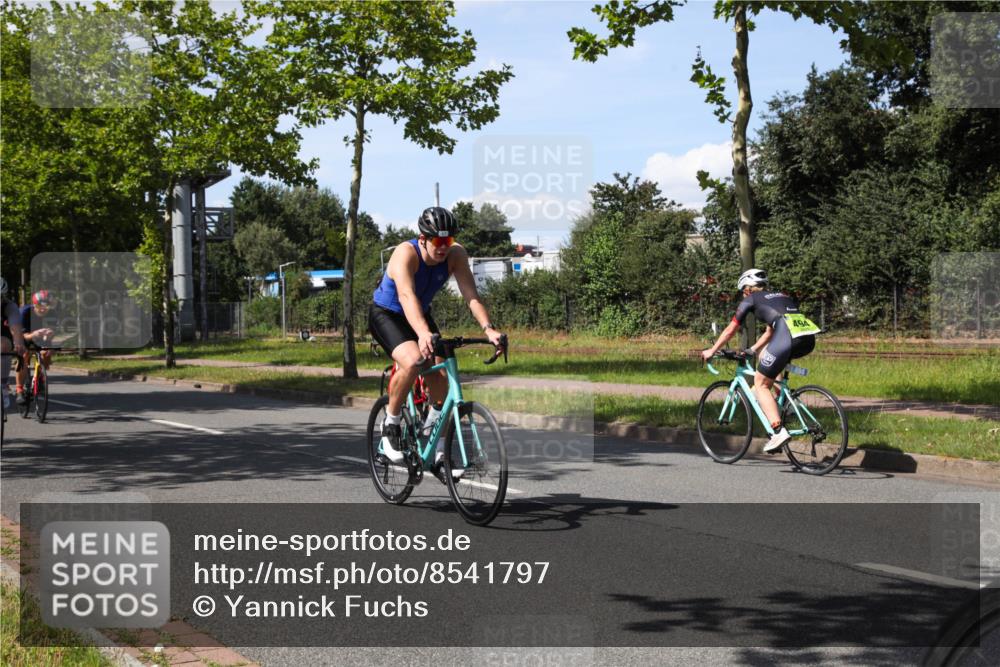 10.08.2025 - GEWOBA Citytriathlon Bremen Yannick Fuchs http://msf.ph/oto/8541797 10.08.2025 14:30:17 Radfahren 8, 33, 42, 66, 95, 112, 148, 149, 329, 337, 338, 361, 374, 400, 402, 410, 429, 492 meine-sportfotos.de