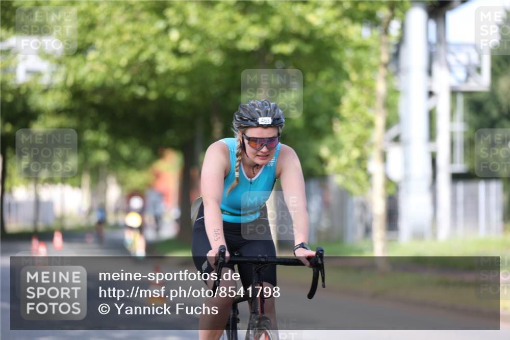 10.08.2025 - GEWOBA Citytriathlon Bremen Yannick Fuchs http://msf.ph/oto/8541798 10.08.2025 10:38:33 Radfahren 5, 31, 63, 101, 163, 211, 391, 429, 463, 475, 513 meine-sportfotos.de
