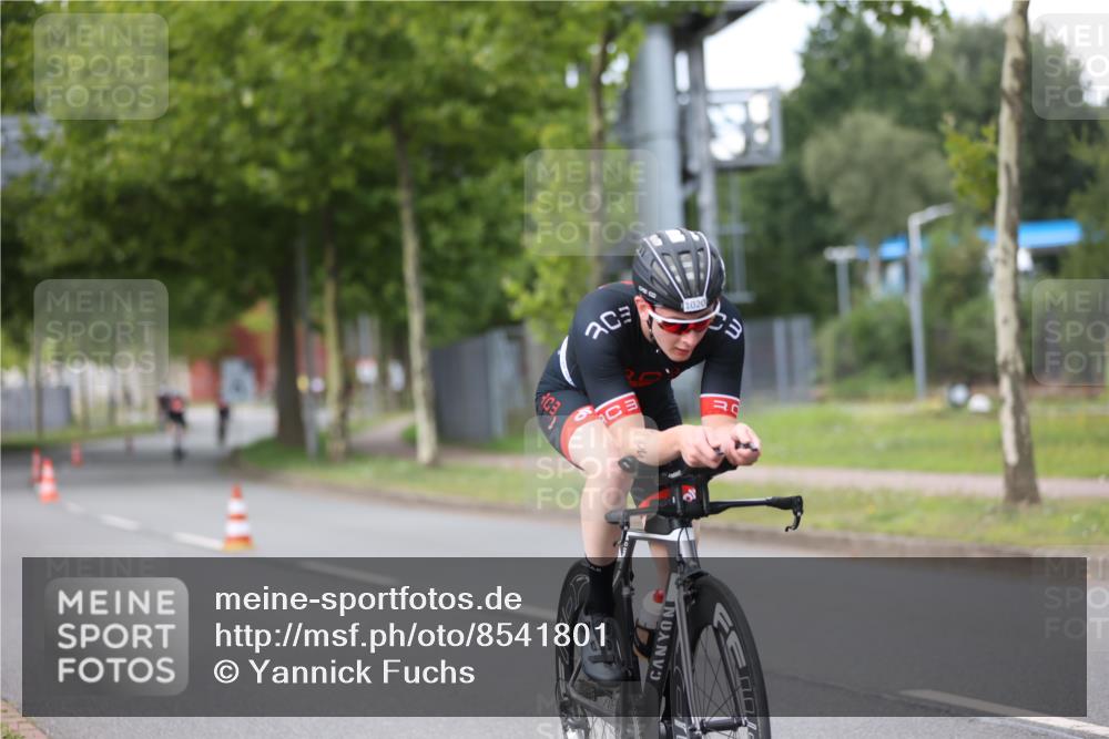 10.08.2025 - GEWOBA Citytriathlon Bremen Yannick Fuchs http://msf.ph/oto/8541801 10.08.2025 12:46:46 Radfahren 576, 605, 799, 823, 903, 918, 962, 968, 1007, 1020 meine-sportfotos.de