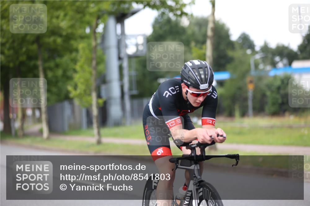10.08.2025 - GEWOBA Citytriathlon Bremen Yannick Fuchs http://msf.ph/oto/8541803 10.08.2025 12:46:46 Radfahren 576, 605, 799, 823, 903, 918, 962, 968, 1007, 1020 meine-sportfotos.de