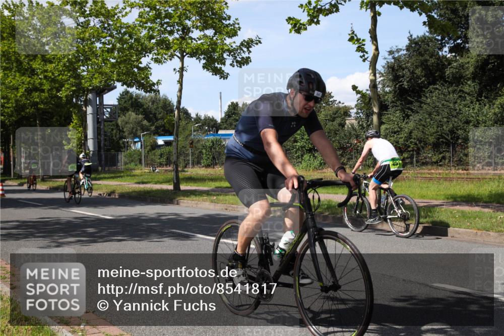 10.08.2025 - GEWOBA Citytriathlon Bremen Yannick Fuchs http://msf.ph/oto/8541817 10.08.2025 14:30:20 Radfahren 8, 33, 66, 95, 148, 149, 329, 338, 347, 361, 374, 400, 402, 410, 429, 492 meine-sportfotos.de