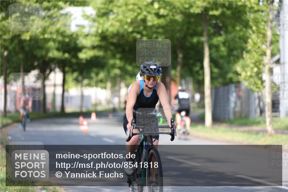 10.08.2025 - GEWOBA Citytriathlon Bremen Yannick Fuchs http://msf.ph/oto/8541818 10.08.2025 10:38:35 Radfahren 5, 31, 63, 101, 163, 211, 391, 429, 443, 463, 475, 513 meine-sportfotos.de