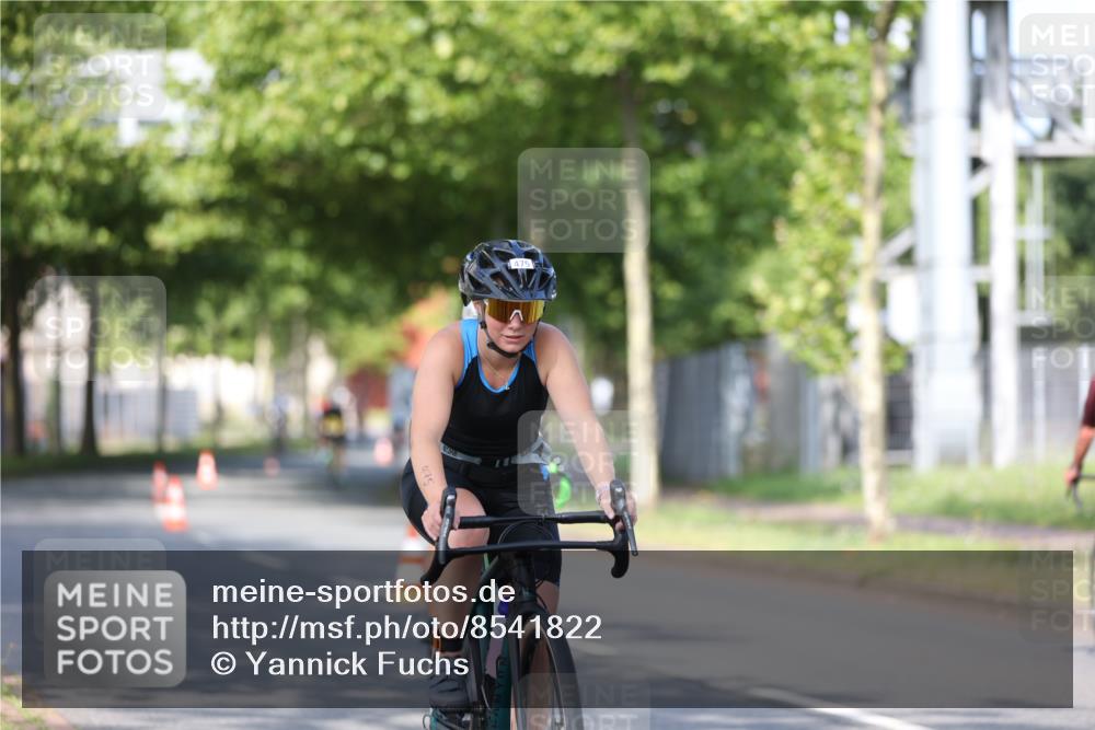 10.08.2025 - GEWOBA Citytriathlon Bremen Yannick Fuchs http://msf.ph/oto/8541822 10.08.2025 10:38:35 Radfahren 5, 31, 63, 101, 163, 211, 391, 429, 443, 463, 475, 513 meine-sportfotos.de