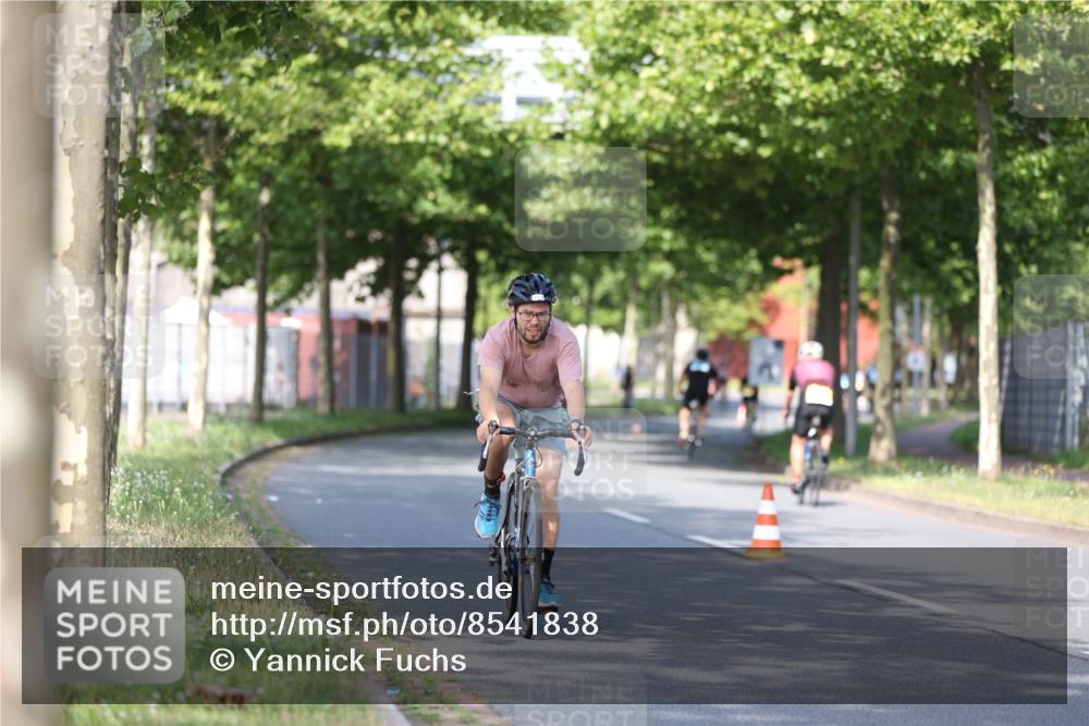 10.08.2025 - GEWOBA Citytriathlon Bremen Yannick Fuchs http://msf.ph/oto/8541838 10.08.2025 10:38:38 Radfahren 31, 63, 119, 163, 211, 429, 443, 463, 475, 506, 513 meine-sportfotos.de