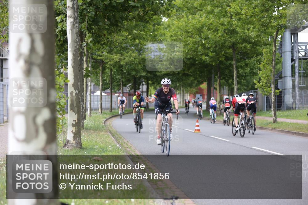 10.08.2025 - GEWOBA Citytriathlon Bremen Yannick Fuchs http://msf.ph/oto/8541856 10.08.2025 12:46:59 Radfahren 583, 622, 659, 733, 760, 769, 799, 823, 960, 968, 1020 meine-sportfotos.de
