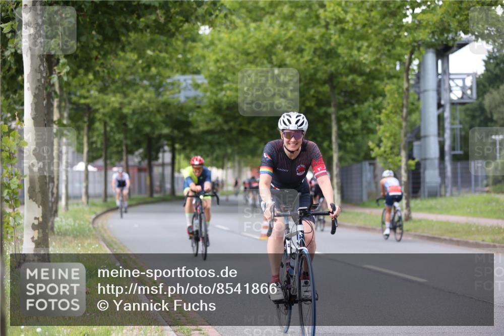 10.08.2025 - GEWOBA Citytriathlon Bremen Yannick Fuchs http://msf.ph/oto/8541866 10.08.2025 12:46:59 Radfahren 583, 622, 659, 733, 760, 769, 799, 823, 960, 968, 1020 meine-sportfotos.de