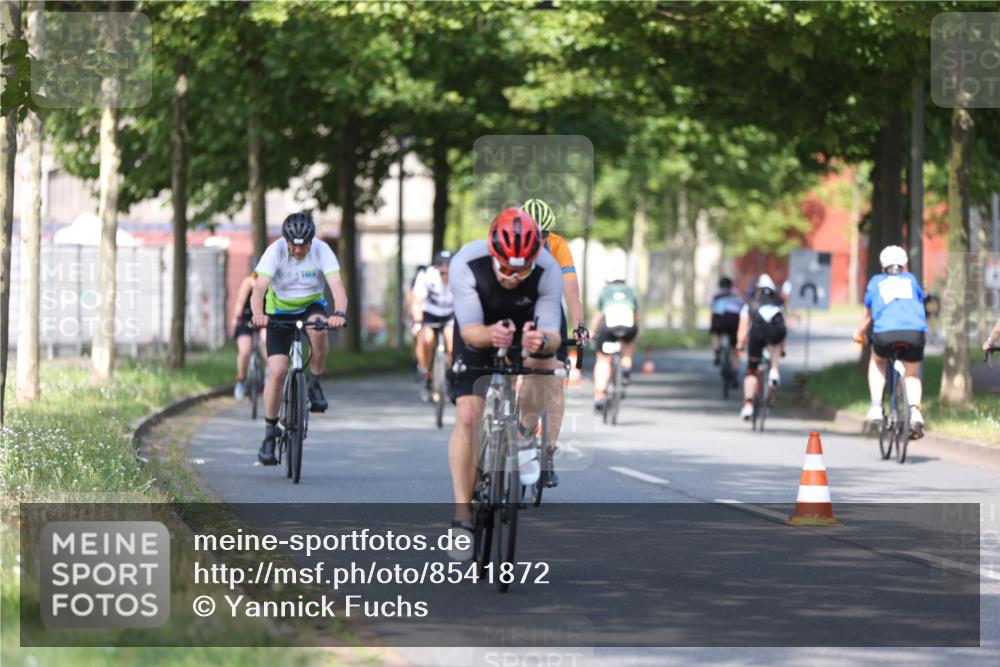 10.08.2025 - GEWOBA Citytriathlon Bremen Yannick Fuchs http://msf.ph/oto/8541872 10.08.2025 10:38:45 Radfahren 31, 63, 119, 163, 211, 429, 443, 506, 513 meine-sportfotos.de