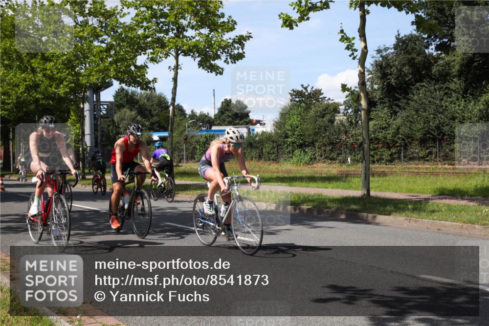 10.08.2025 - GEWOBA Citytriathlon Bremen Yannick Fuchs http://msf.ph/oto/8541873 10.08.2025 14:30:28 Radfahren 8, 33, 66, 107, 148, 149, 178, 328, 329, 338, 345, 347, 356, 361, 374, 381, 410, 461, 492 meine-sportfotos.de