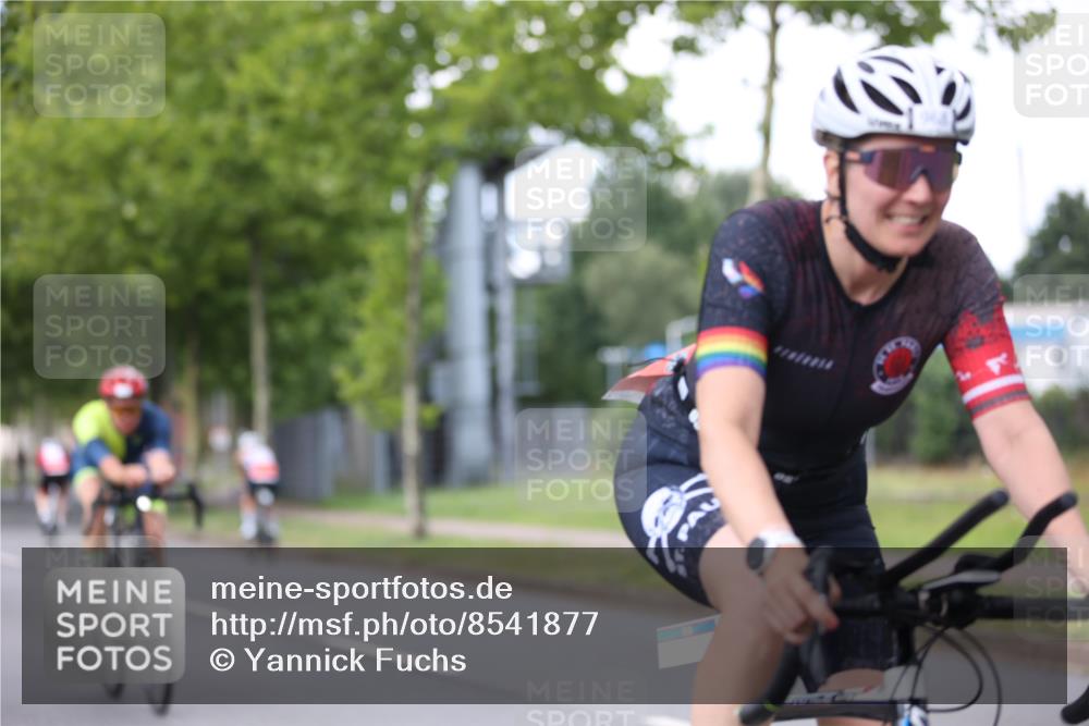 10.08.2025 - GEWOBA Citytriathlon Bremen Yannick Fuchs http://msf.ph/oto/8541877 10.08.2025 12:47:00 Radfahren 583, 622, 640, 659, 733, 760, 769, 799, 823, 960, 968, 1020 meine-sportfotos.de