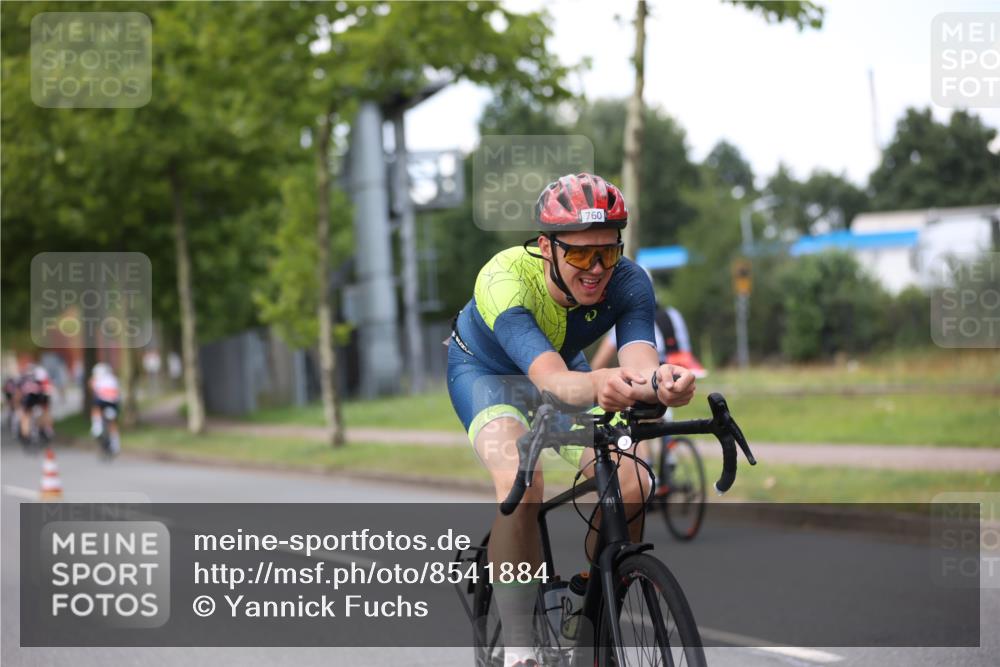 10.08.2025 - GEWOBA Citytriathlon Bremen Yannick Fuchs http://msf.ph/oto/8541884 10.08.2025 12:47:01 Radfahren 583, 622, 640, 659, 733, 760, 769, 799, 823, 875, 960, 968, 1020 meine-sportfotos.de