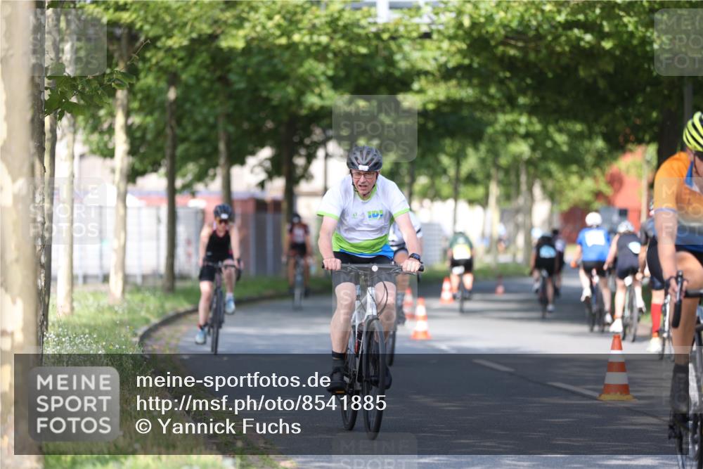 10.08.2025 - GEWOBA Citytriathlon Bremen Yannick Fuchs http://msf.ph/oto/8541885 10.08.2025 10:38:46 Radfahren 31, 63, 119, 163, 417, 429, 443, 506, 513 meine-sportfotos.de