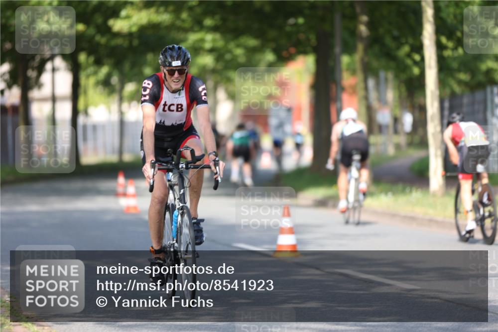 10.08.2025 - GEWOBA Citytriathlon Bremen Yannick Fuchs http://msf.ph/oto/8541923 10.08.2025 10:38:51 Radfahren 31, 63, 113, 119, 417, 429, 443, 498, 506 meine-sportfotos.de