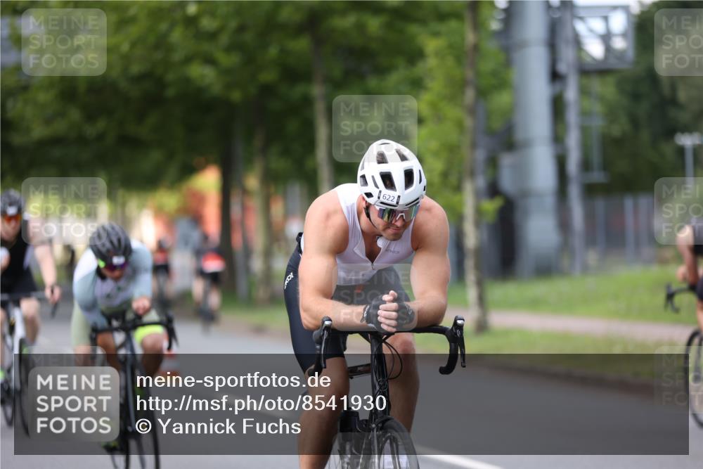 10.08.2025 - GEWOBA Citytriathlon Bremen Yannick Fuchs http://msf.ph/oto/8541930 10.08.2025 12:47:08 Radfahren 573, 583, 622, 640, 659, 675, 733, 751, 760, 769, 792, 875, 960, 968, 981, 1013 meine-sportfotos.de