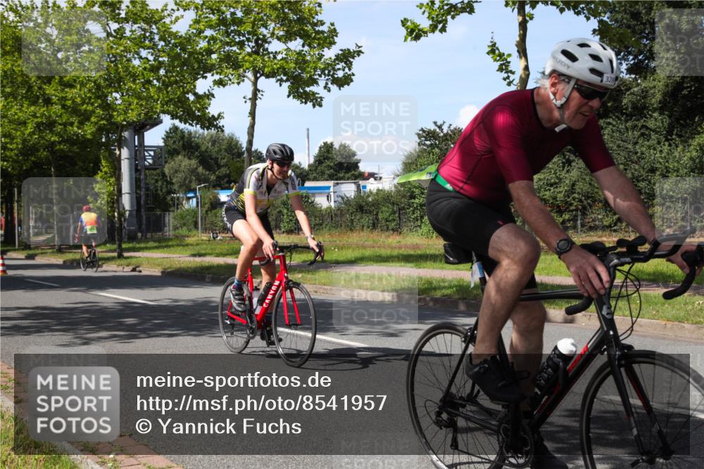 10.08.2025 - GEWOBA Citytriathlon Bremen Yannick Fuchs http://msf.ph/oto/8541957 10.08.2025 14:30:39 Radfahren 8, 12, 33, 107, 178, 328, 341, 345, 347, 356, 381, 399, 409, 416, 461, 492, 504 meine-sportfotos.de