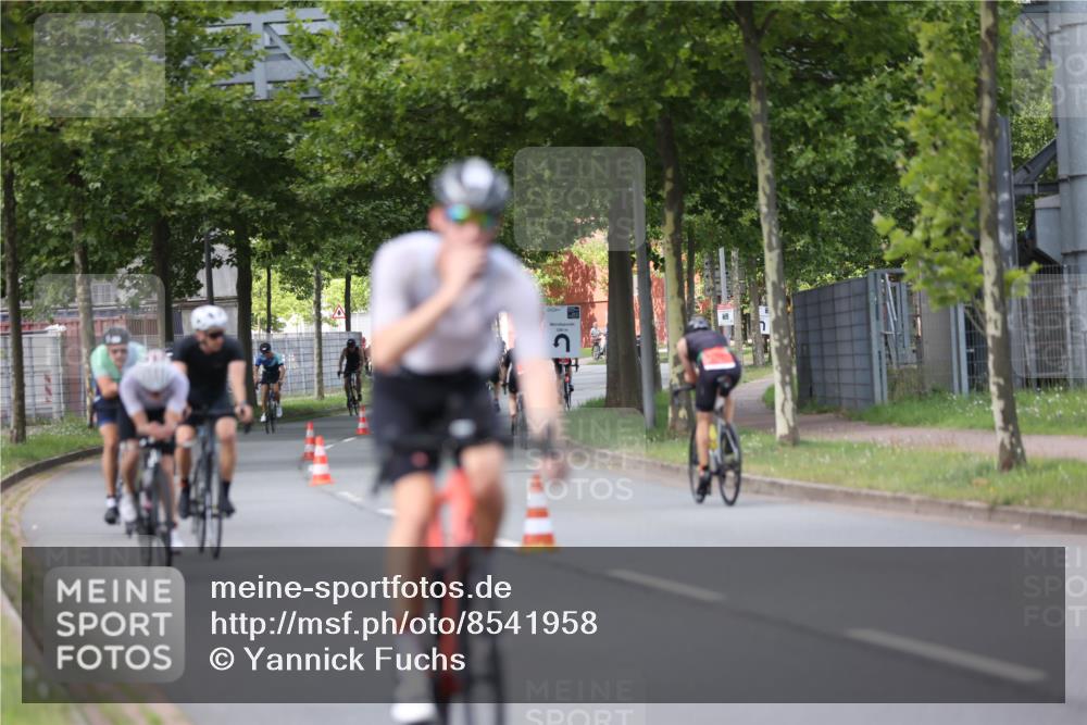 10.08.2025 - GEWOBA Citytriathlon Bremen Yannick Fuchs http://msf.ph/oto/8541958 10.08.2025 12:47:10 Radfahren 573, 583, 622, 640, 645, 659, 675, 733, 751, 760, 769, 792, 875, 960, 968, 981, 1013 meine-sportfotos.de