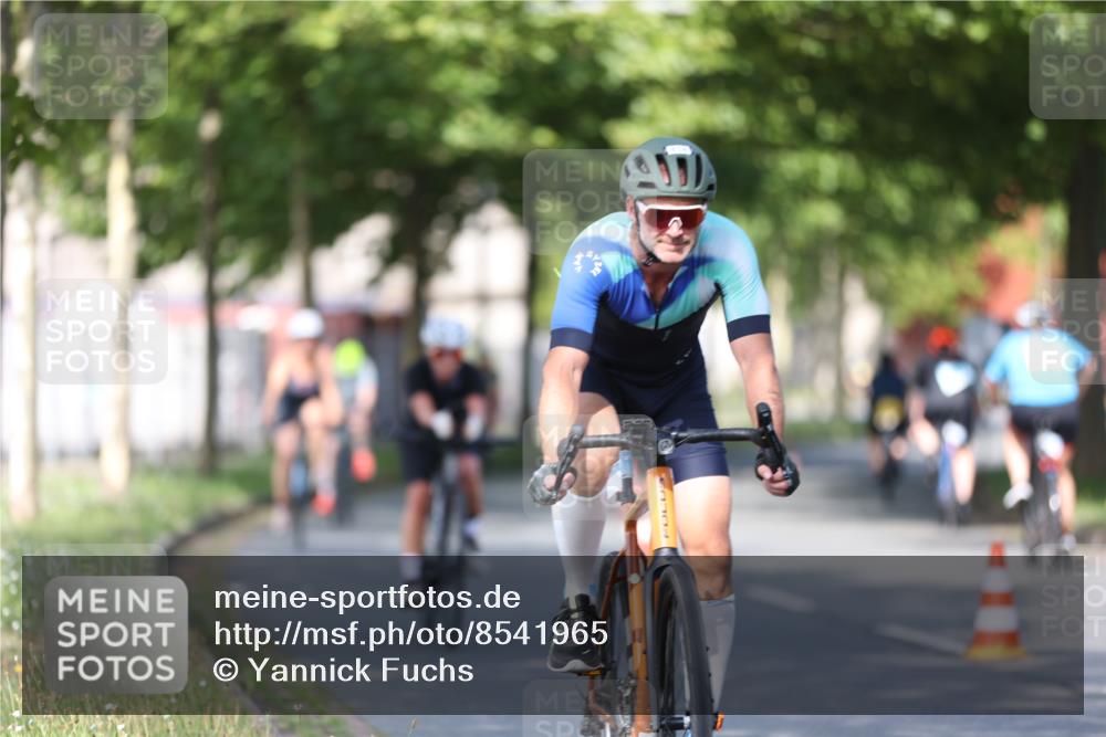 10.08.2025 - GEWOBA Citytriathlon Bremen Yannick Fuchs http://msf.ph/oto/8541965 10.08.2025 10:39:03 Radfahren 111, 113, 215, 417, 472, 498, 499 meine-sportfotos.de