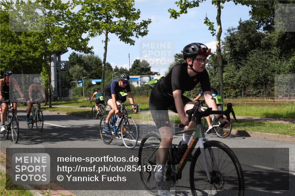 10.08.2025 - GEWOBA Citytriathlon Bremen Yannick Fuchs http://msf.ph/oto/8541972 10.08.2025 14:30:41 Radfahren 8, 12, 107, 178, 328, 341, 345, 347, 356, 381, 399, 409, 416, 461, 504 meine-sportfotos.de
