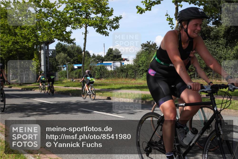 10.08.2025 - GEWOBA Citytriathlon Bremen Yannick Fuchs http://msf.ph/oto/8541980 10.08.2025 14:30:42 Radfahren 8, 12, 107, 178, 328, 341, 345, 347, 356, 381, 399, 409, 416, 461, 504 meine-sportfotos.de