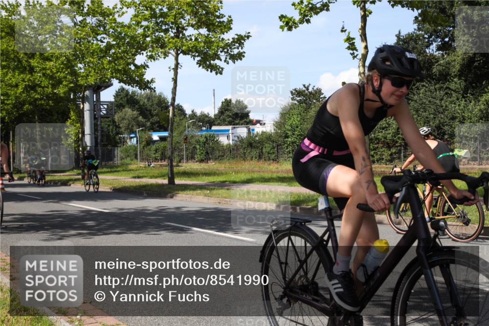 10.08.2025 - GEWOBA Citytriathlon Bremen Yannick Fuchs http://msf.ph/oto/8541990 10.08.2025 14:30:43 Radfahren 12, 107, 178, 328, 341, 345, 347, 356, 381, 399, 409, 416, 461, 504, 510 meine-sportfotos.de