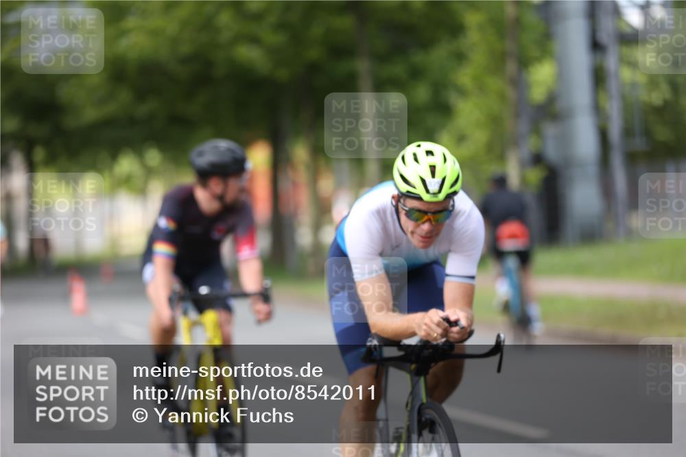 10.08.2025 - GEWOBA Citytriathlon Bremen Yannick Fuchs http://msf.ph/oto/8542011 10.08.2025 12:47:14 Radfahren 573, 583, 622, 640, 645, 659, 675, 732, 733, 751, 760, 769, 792, 875, 960, 981, 1013 meine-sportfotos.de