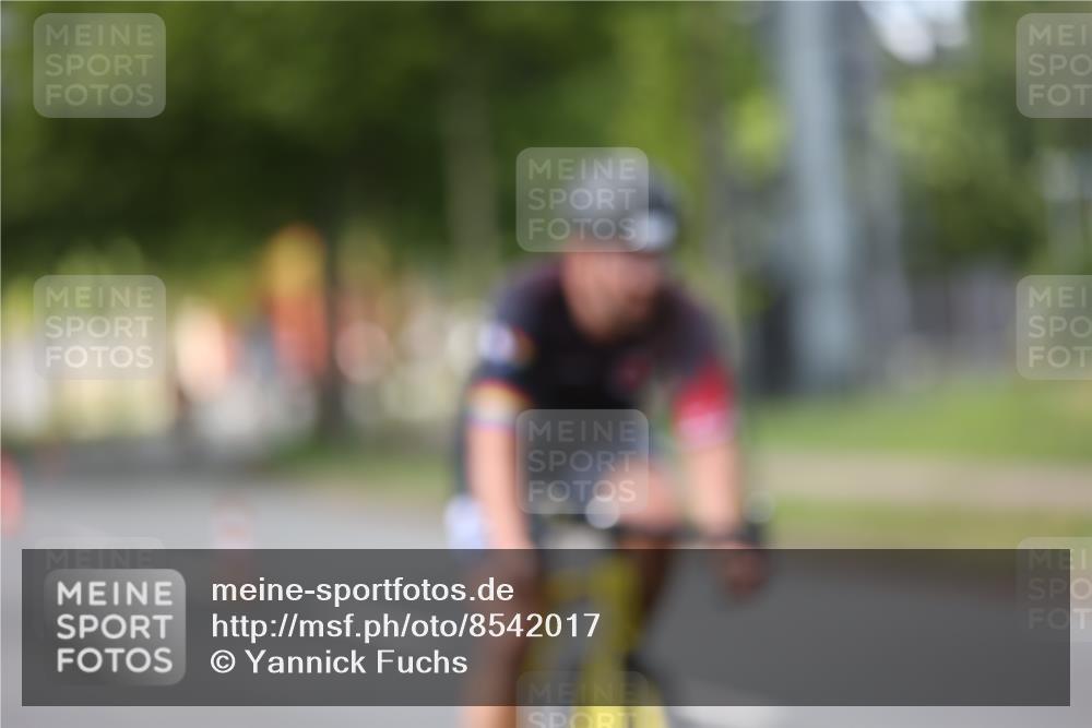 10.08.2025 - GEWOBA Citytriathlon Bremen Yannick Fuchs http://msf.ph/oto/8542017 10.08.2025 12:47:14 Radfahren 573, 583, 622, 640, 645, 659, 675, 732, 733, 751, 760, 769, 792, 875, 960, 981, 1013 meine-sportfotos.de