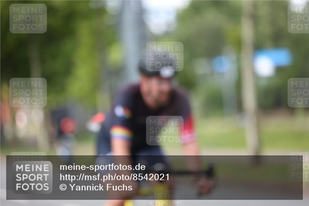 10.08.2025 - GEWOBA Citytriathlon Bremen Yannick Fuchs http://msf.ph/oto/8542021 10.08.2025 12:47:15 Radfahren 573, 583, 622, 640, 645, 659, 675, 732, 733, 751, 769, 792, 875, 960, 981, 1013 meine-sportfotos.de