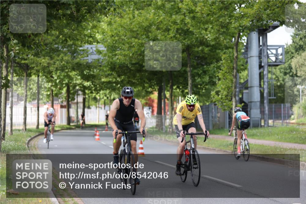 10.08.2025 - GEWOBA Citytriathlon Bremen Yannick Fuchs http://msf.ph/oto/8542046 10.08.2025 12:47:19 Radfahren 573, 622, 640, 645, 654, 659, 675, 732, 733, 751, 753, 769, 792, 875, 960, 981, 1013 meine-sportfotos.de