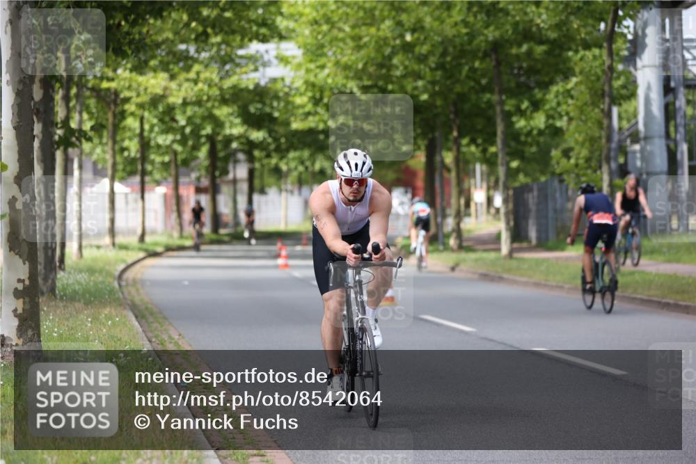 10.08.2025 - GEWOBA Citytriathlon Bremen Yannick Fuchs http://msf.ph/oto/8542064 10.08.2025 12:47:21 Radfahren 573, 622, 640, 645, 654, 659, 675, 732, 733, 751, 753, 769, 792, 875, 960, 981, 1013 meine-sportfotos.de