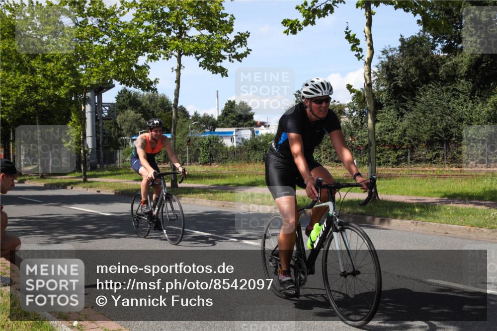 10.08.2025 - GEWOBA Citytriathlon Bremen Yannick Fuchs http://msf.ph/oto/8542097 10.08.2025 14:30:56 Radfahren 175, 335, 368, 385, 399, 416, 504, 510 meine-sportfotos.de